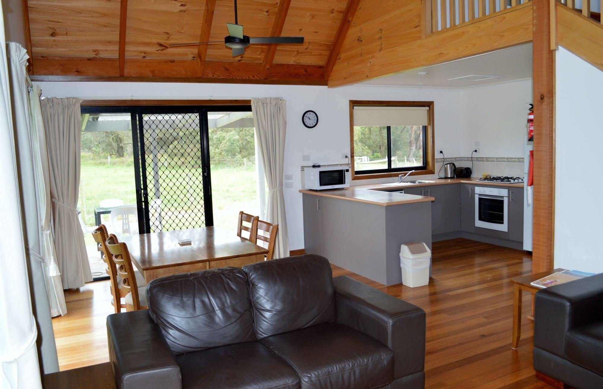 Prom Coast Holiday Lodge Waratah Bay Экстерьер фото