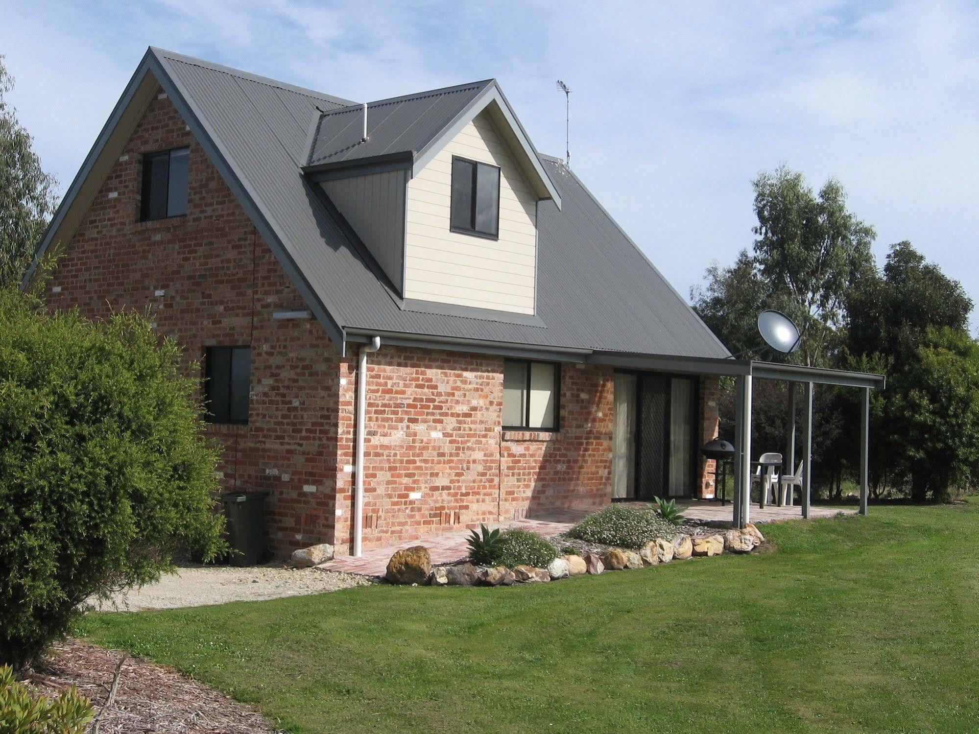 Prom Coast Holiday Lodge Waratah Bay Экстерьер фото